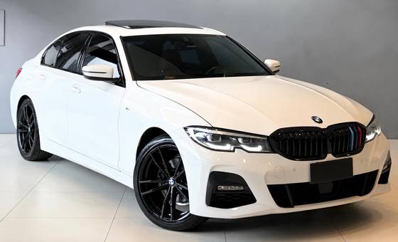 BMW 320i 2.0 16V TURBO GASOLINA SPORT AUTOMÁTICO BMW 320i 2.0 16V TURBO GASOLINA SPORT AUTOMÁTICO